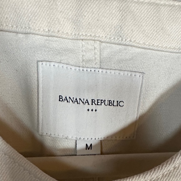 Banana Republic Cream Sleeveless Button-Up Top - Picture 2 of 4